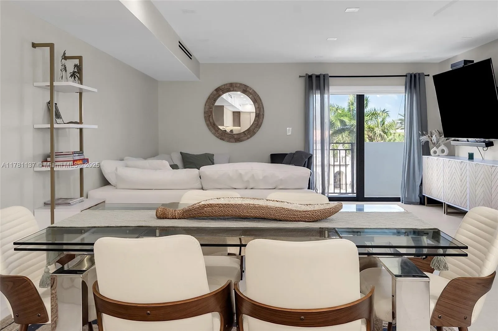 6901 Edgewater Dr # 318, Coral Gables FL 33133