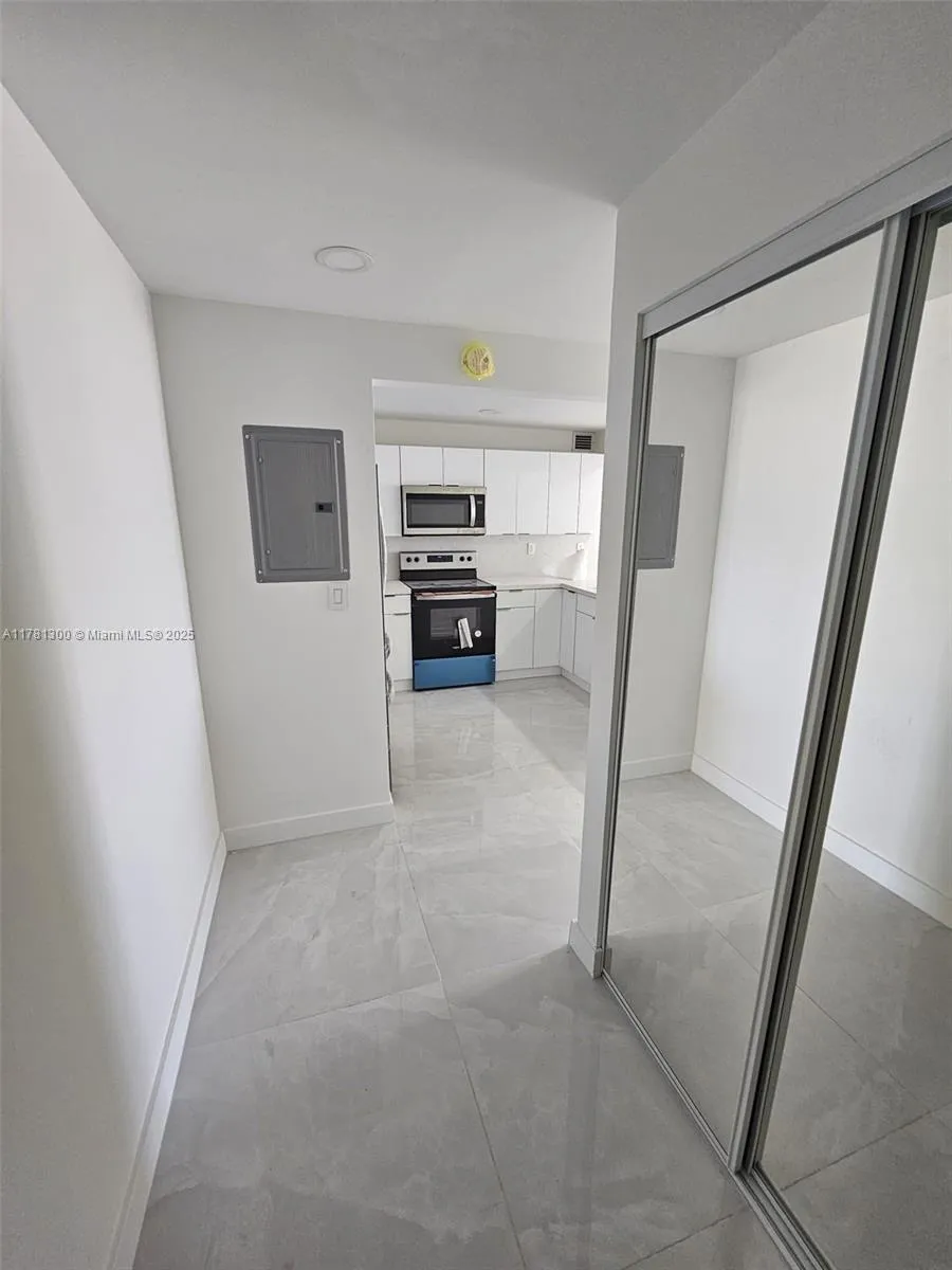 7125 Bay Dr # 506, Miami Beach FL 33141
