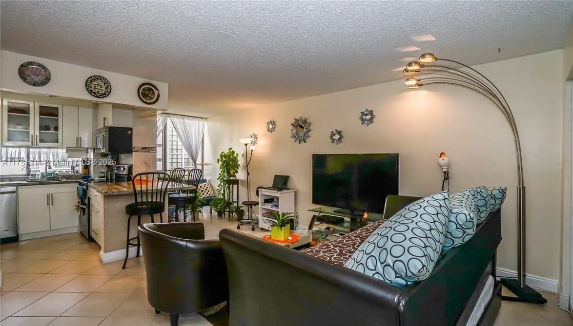 17011 N Bay Rd # 701, Sunny Isles Beach FL 33160