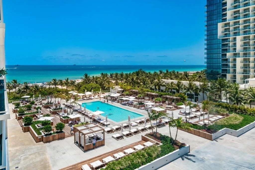 1 bedroom 1 bath for rent at 2301 Collins Ave # 401, Miami Beach FL 33139