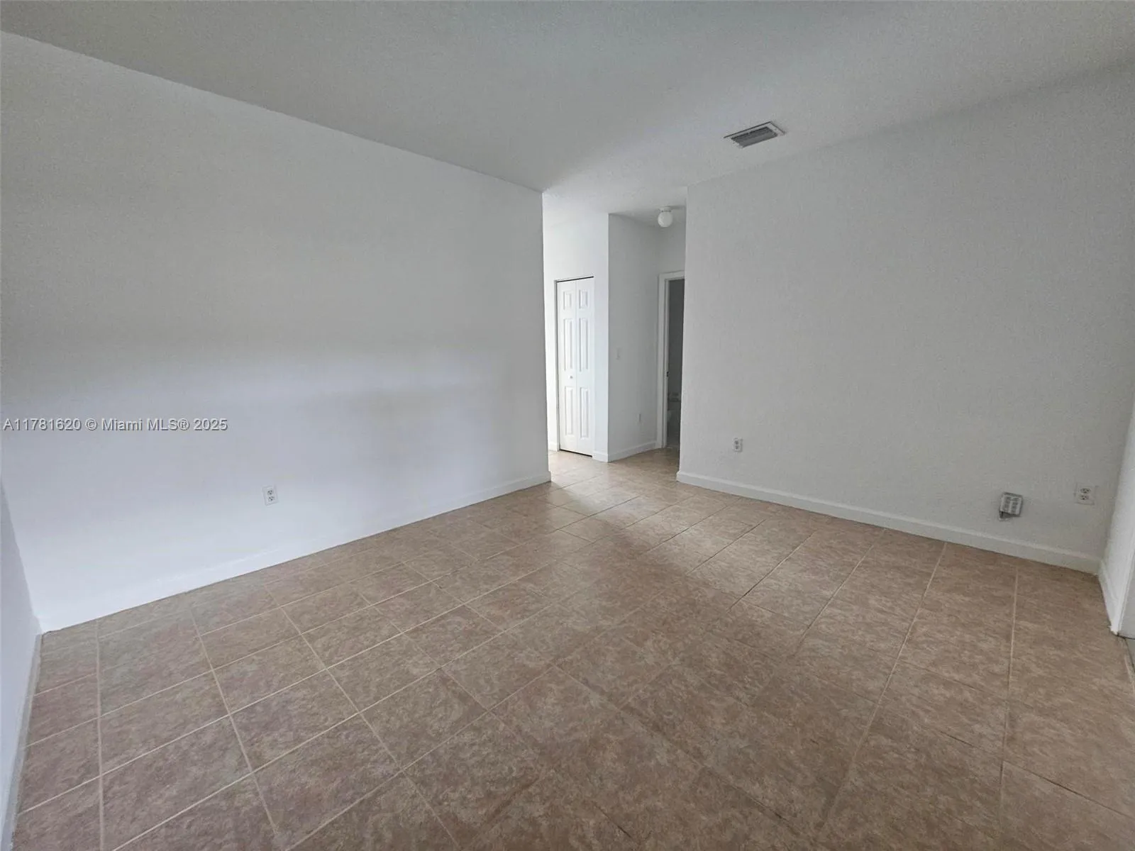 1005 NE 42nd Ave, Homestead FL 33033