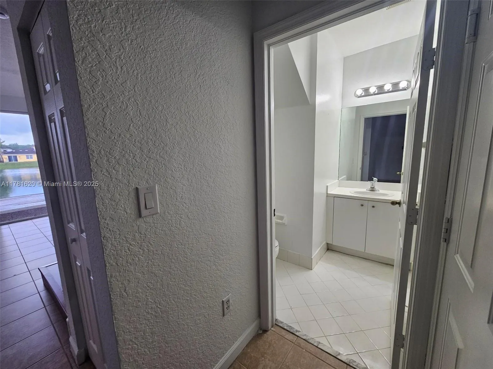 1005 NE 42nd Ave, Homestead FL 33033