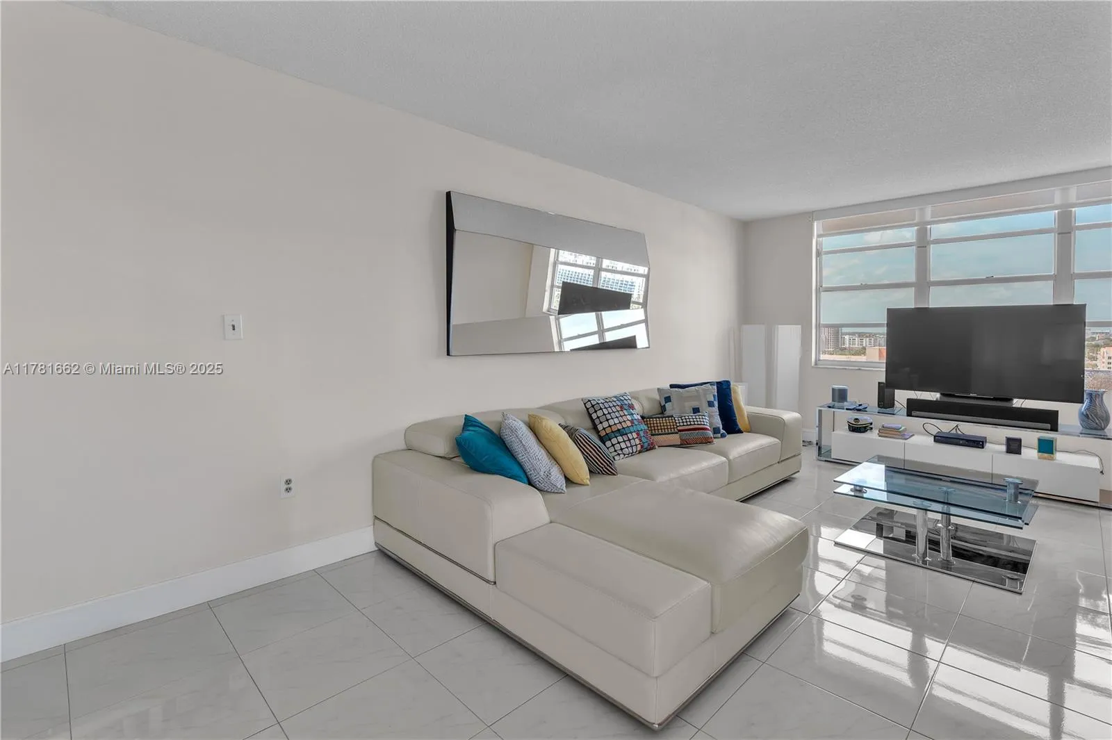 2780 NE 183rd St # 1517, Aventura FL 33160