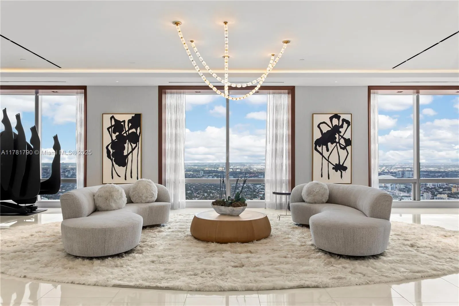 2 bedroom 3 bath for sale at 1425 Brickell Ave, Miami FL 33131