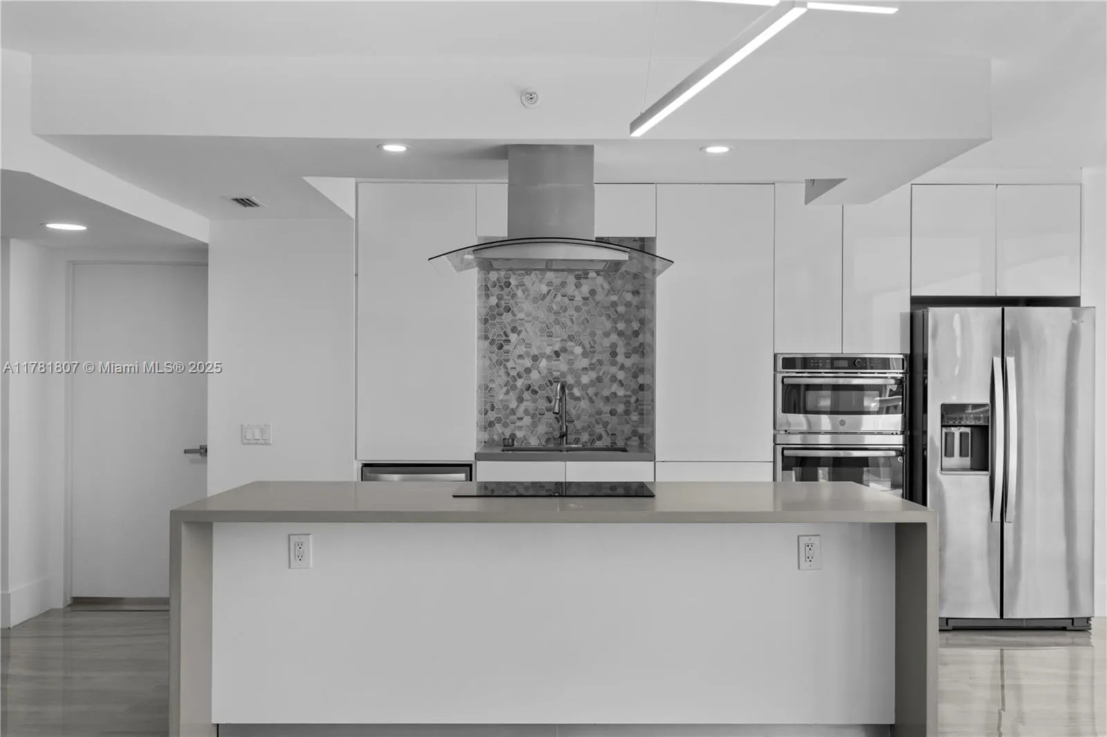 21055 Yacht Club Dr # 1409, Aventura FL 33180
