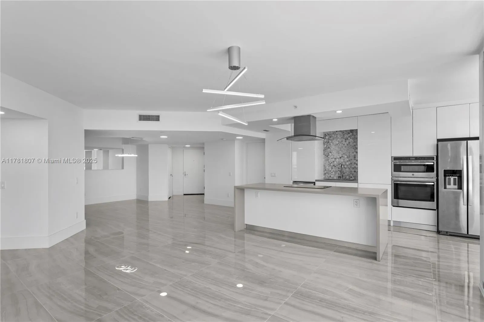 21055 Yacht Club Dr # 1409, Aventura FL 33180