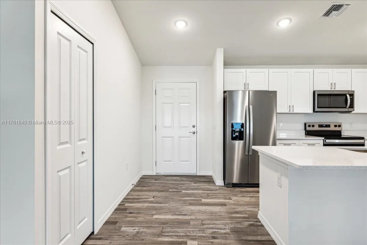 1140 NW 1st PL, Cape Coral FL 33993