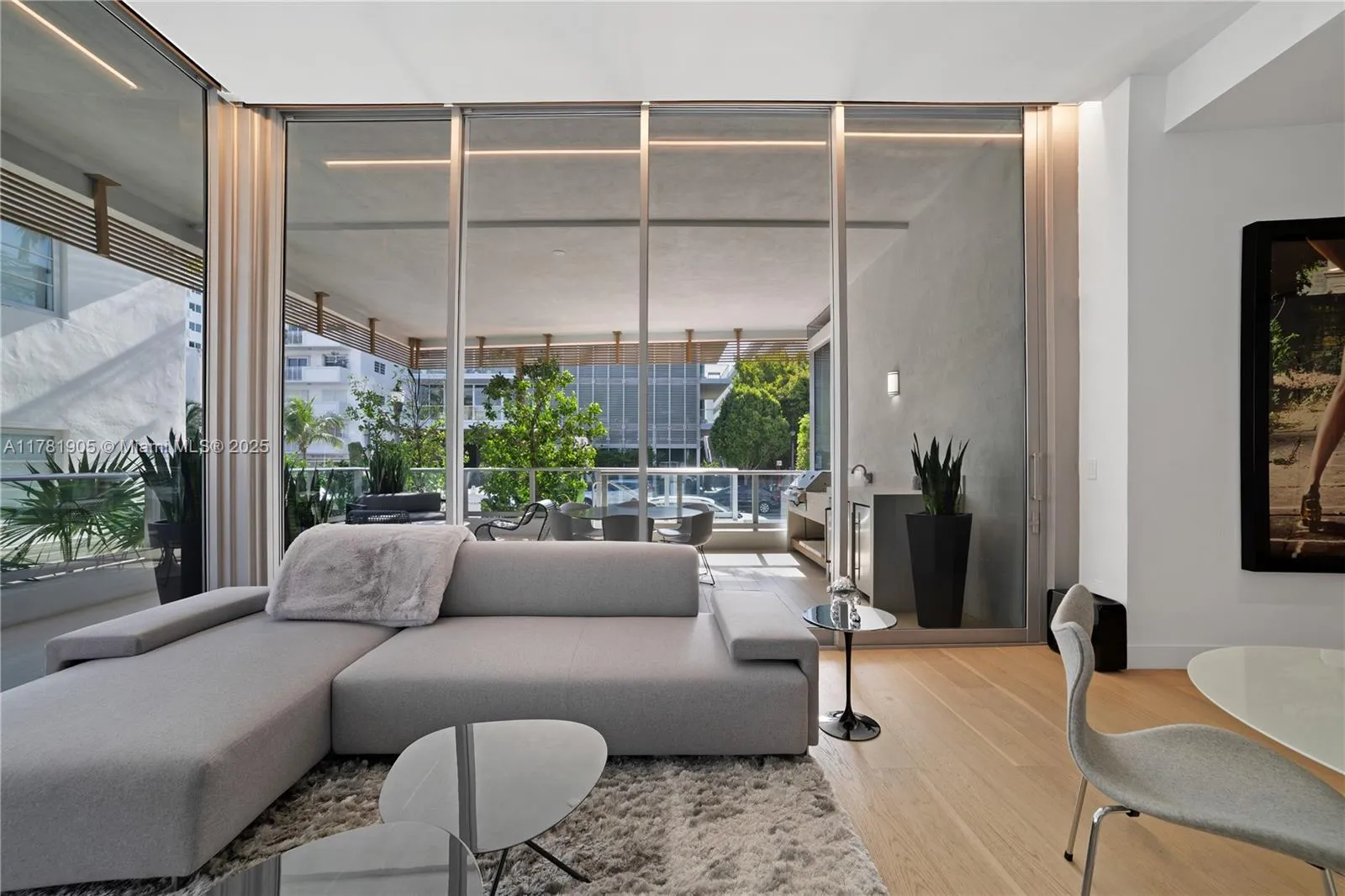 304 Ocean Dr # 102, Miami Beach FL 33139