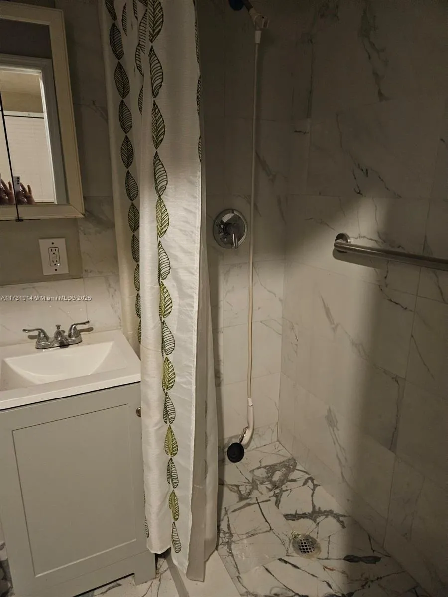 1540 NW 153rd St # 1, Miami Gardens FL 33054