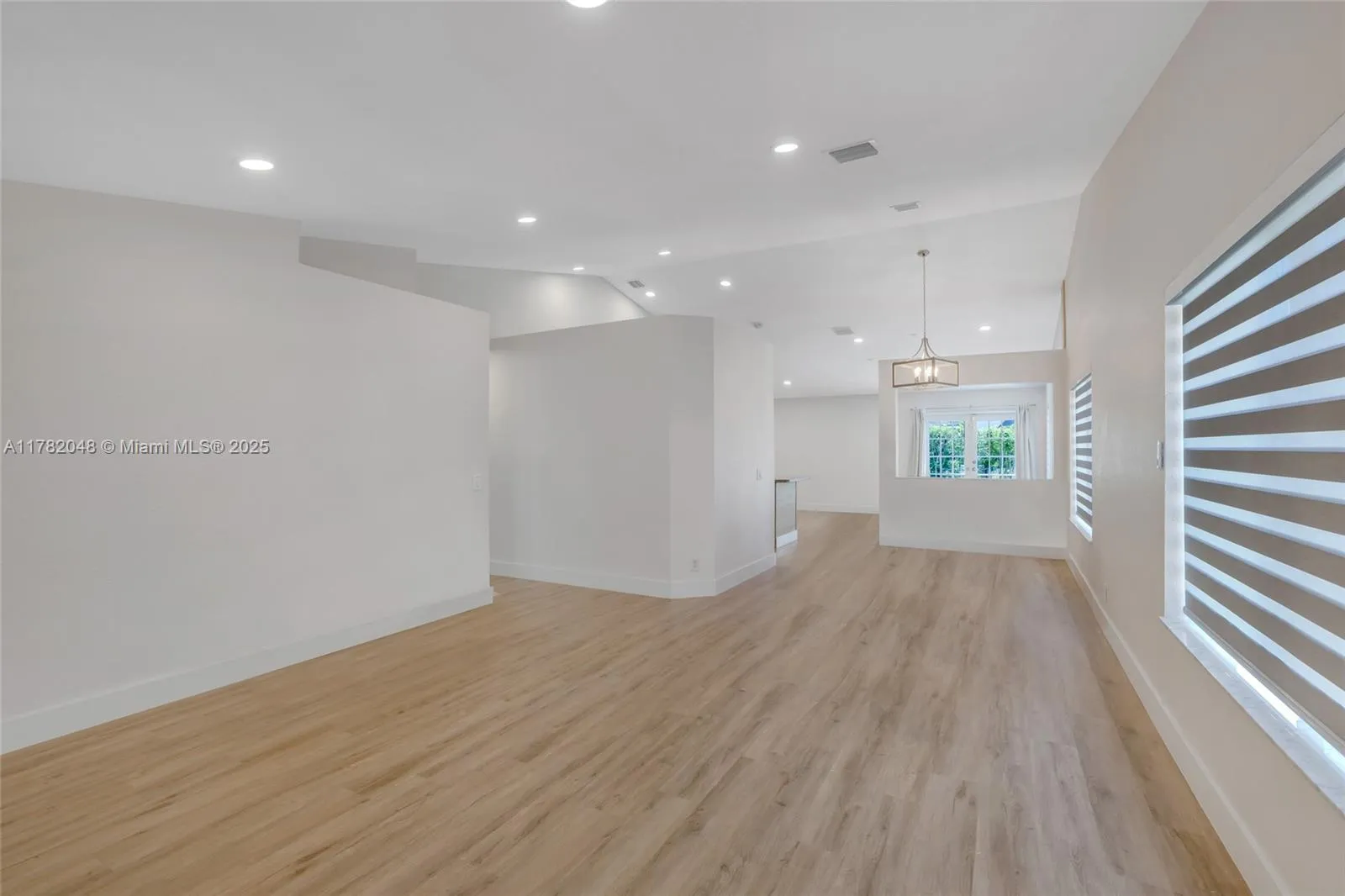 929 Phoenix Way, Weston FL 33327