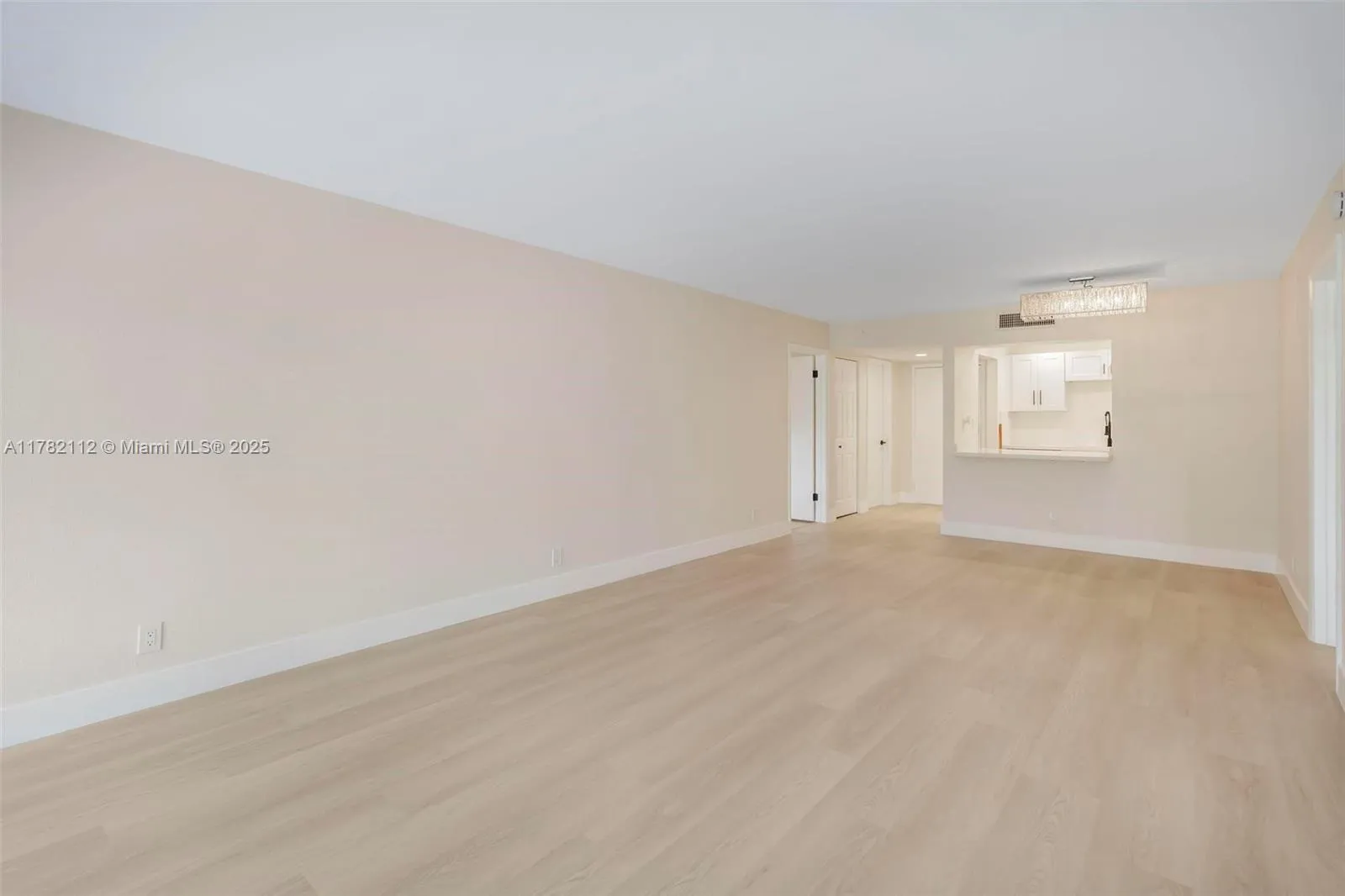 210 Lakeview Dr # 107, Weston FL 33326