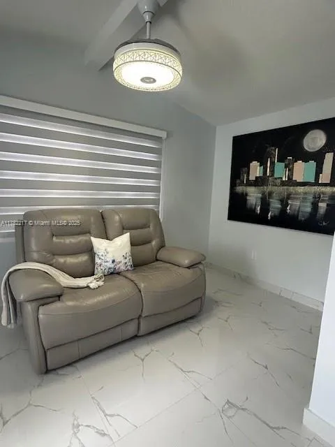 871 SE 4th Pl, Hialeah FL 33010