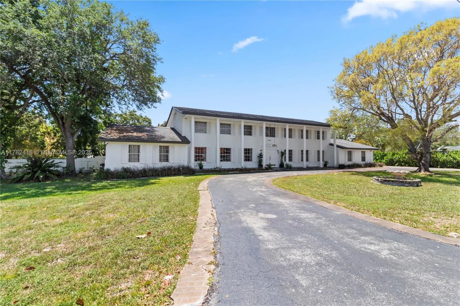 6 bedroom 4 bath for sale at 8350 SW 98 th St, Miami FL 33156