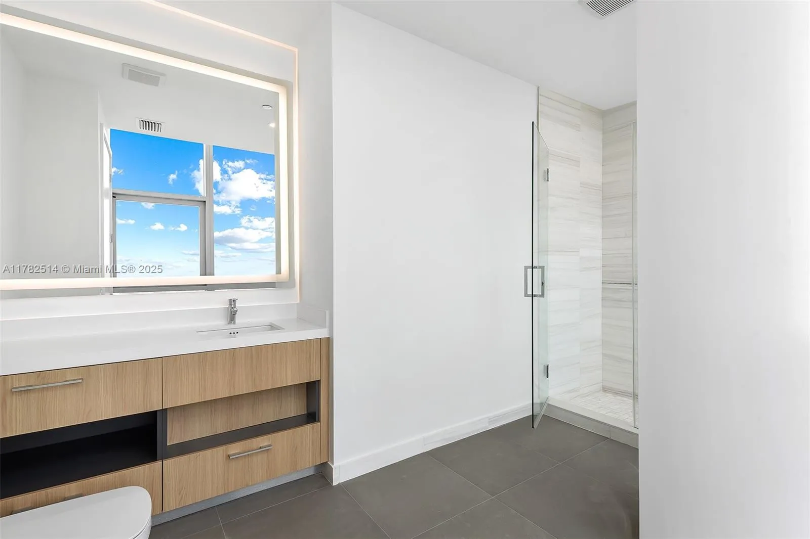 851 NE 1st Ave # 5500, Miami FL 33132
