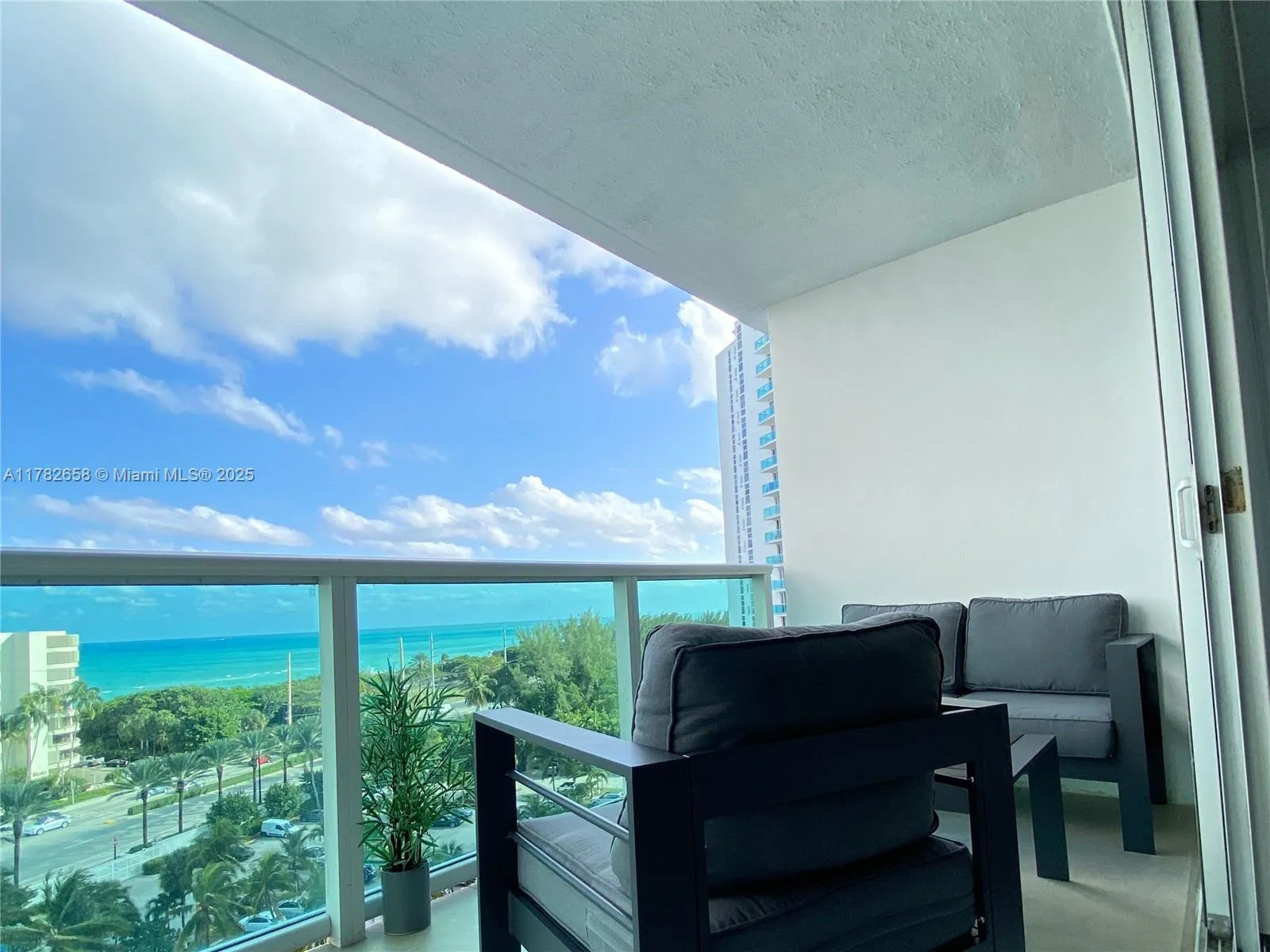 100 Bayview Dr # 906, Sunny Isles Beach FL 33160