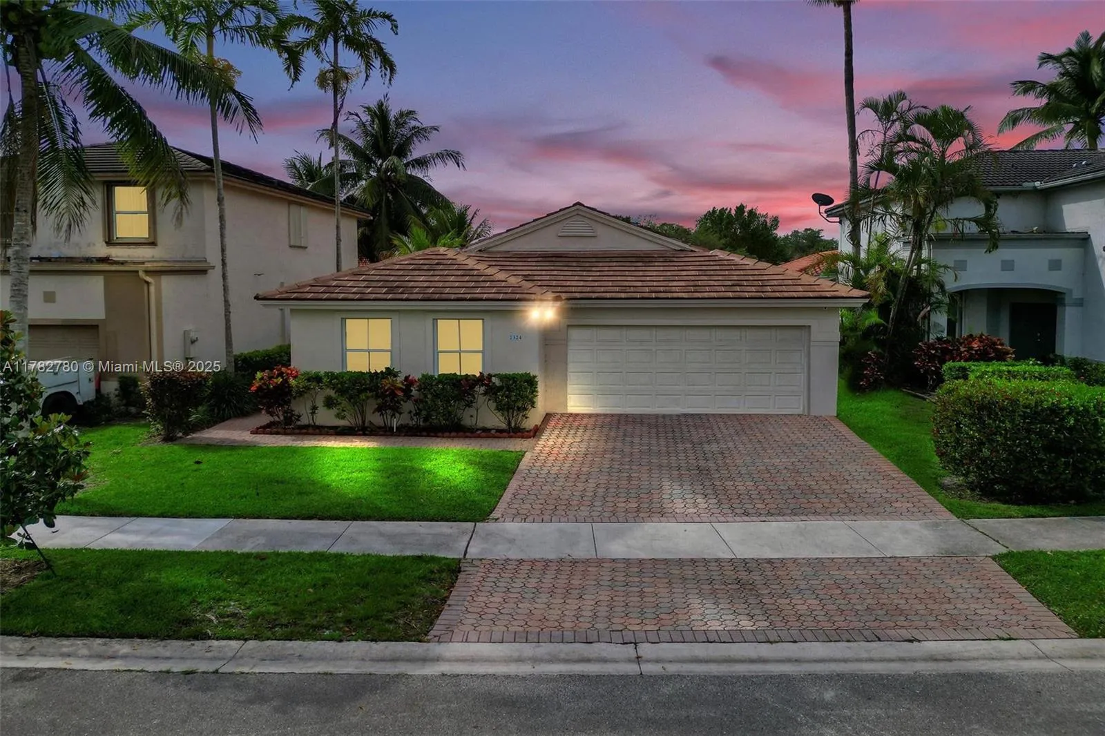 7324 NW 1st Pl, Plantation FL 33317