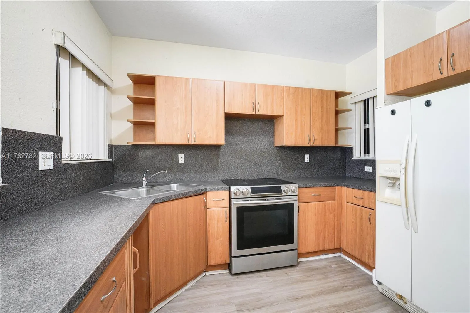 631 SW 10th St, Florida City FL 33034