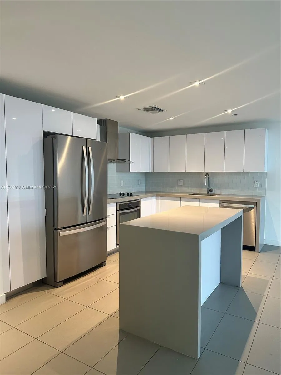 1600 NE 1st Ave # 2017, Miami FL 33132
