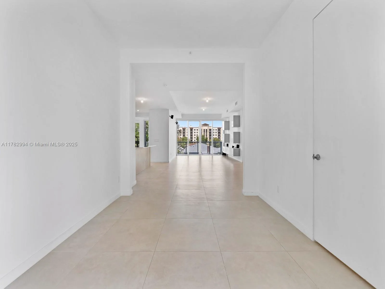 529 SW 11th St # 303, Miami FL 33129