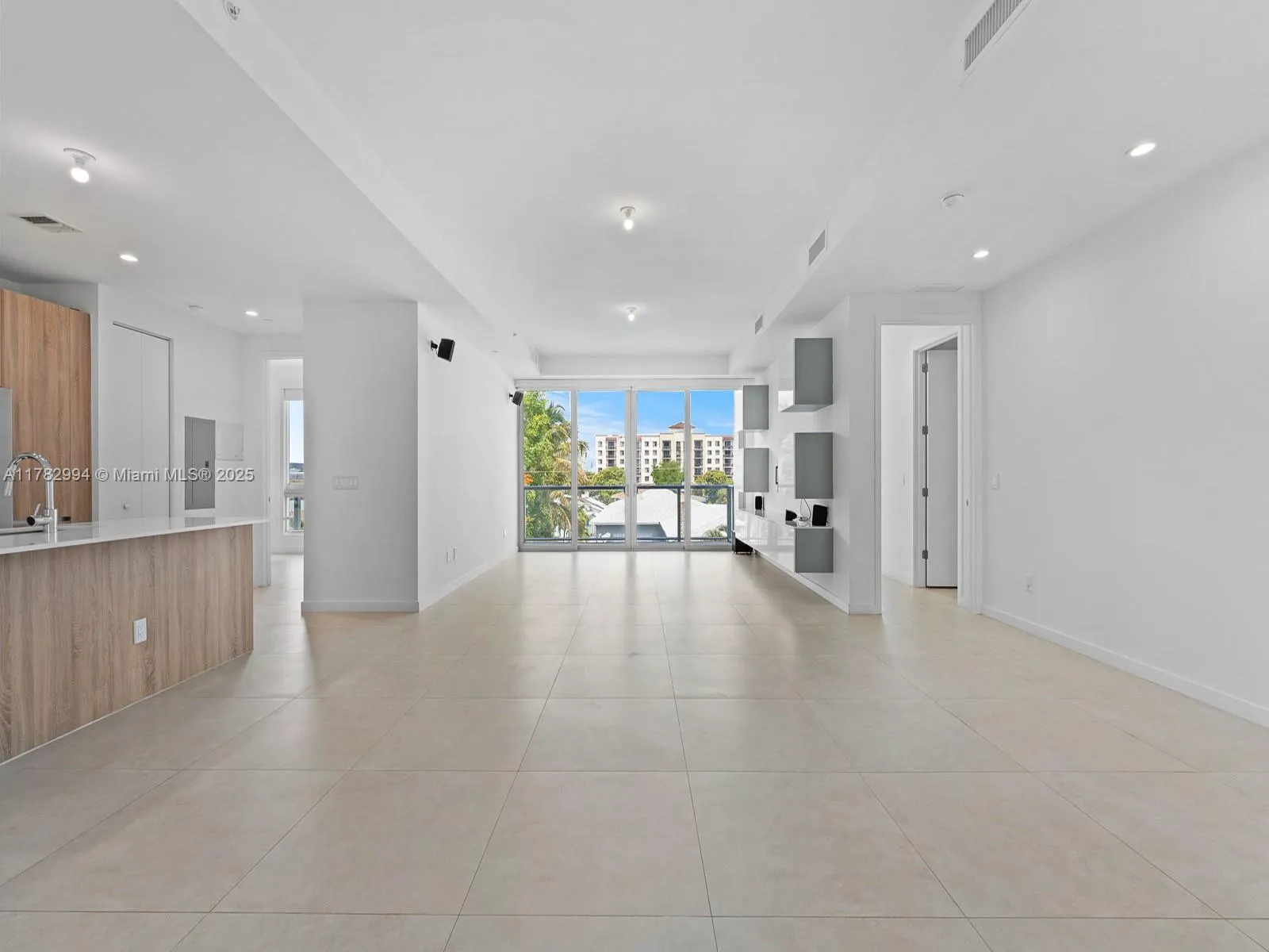 529 SW 11th St # 303, Miami FL 33129