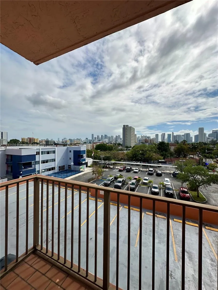 2 bedroom 2 bath for sale at 199 SW 12th Ave # 415B, Miami FL 33130