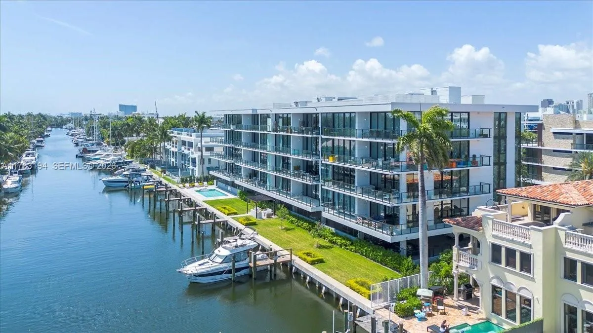 3 bedroom 3 bath for sale at 160 Isle Of Venice Dr. # 403, Fort Lauderdale FL 33301