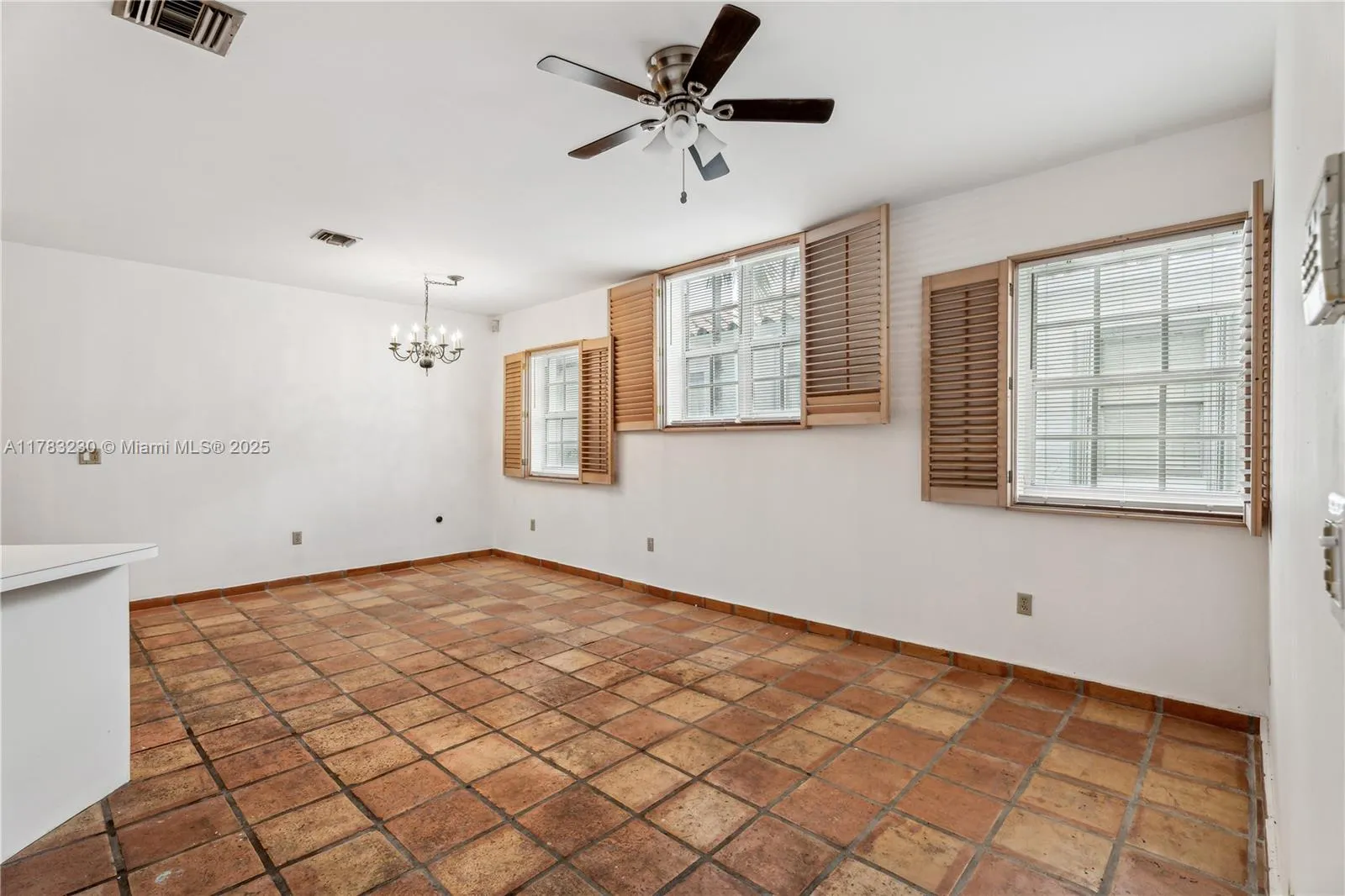1242 Drexel Ave # 204, Miami Beach FL 33139