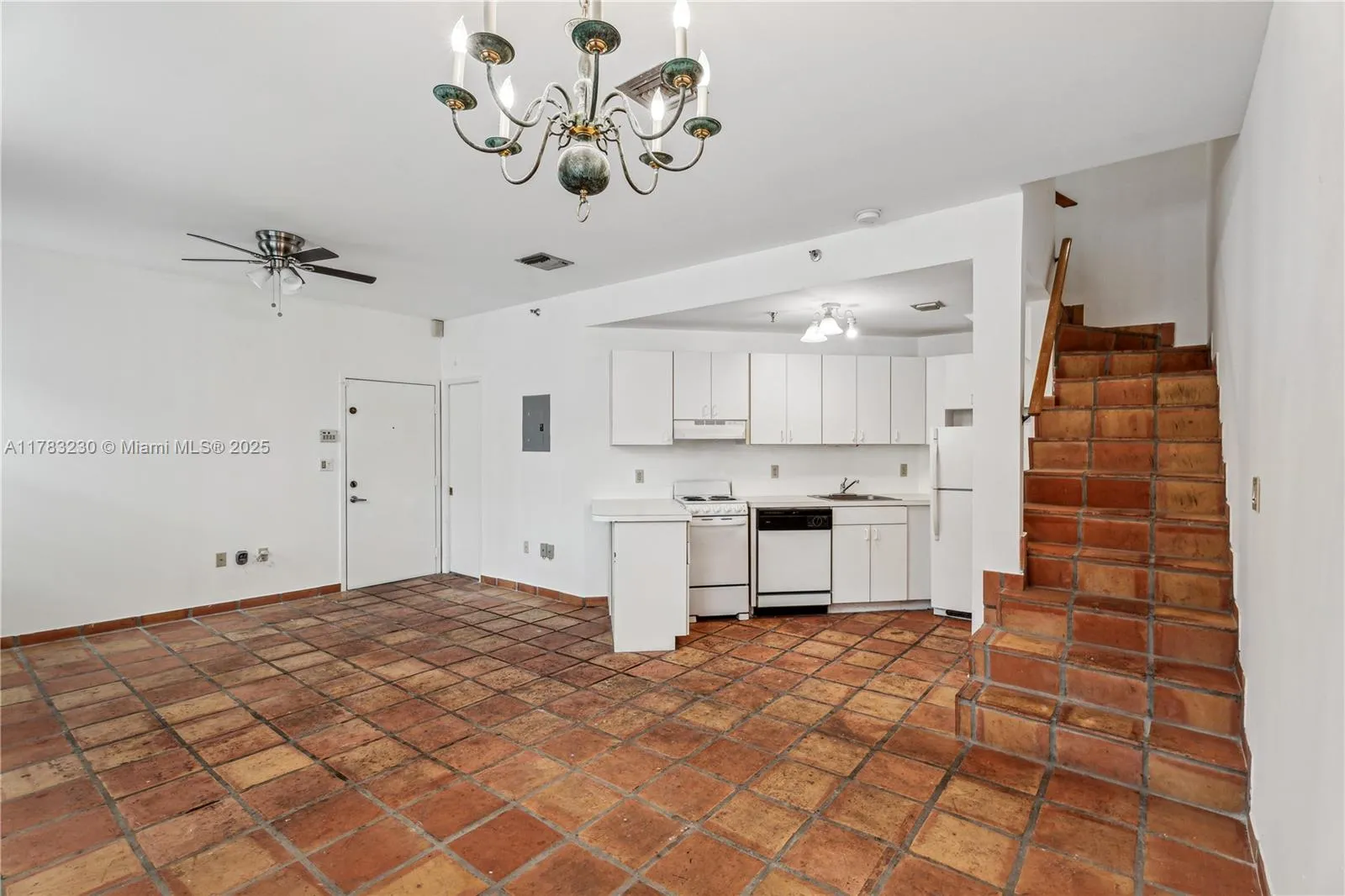 1242 Drexel Ave # 204, Miami Beach FL 33139