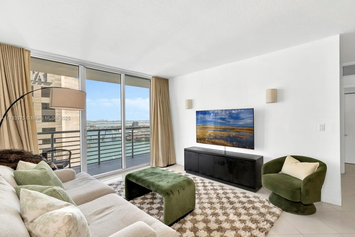 2 bedroom 2 bath for sale at 335 S BISCAYNE BL # 3408, Miami FL 33131