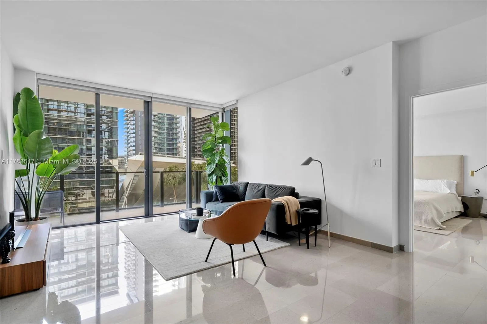 88 SW 7th St # 809, Miami FL 33130