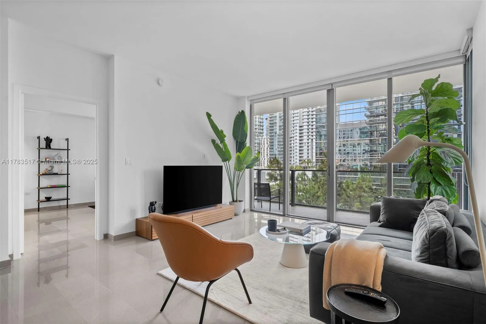 88 SW 7th St # 809, Miami FL 33130