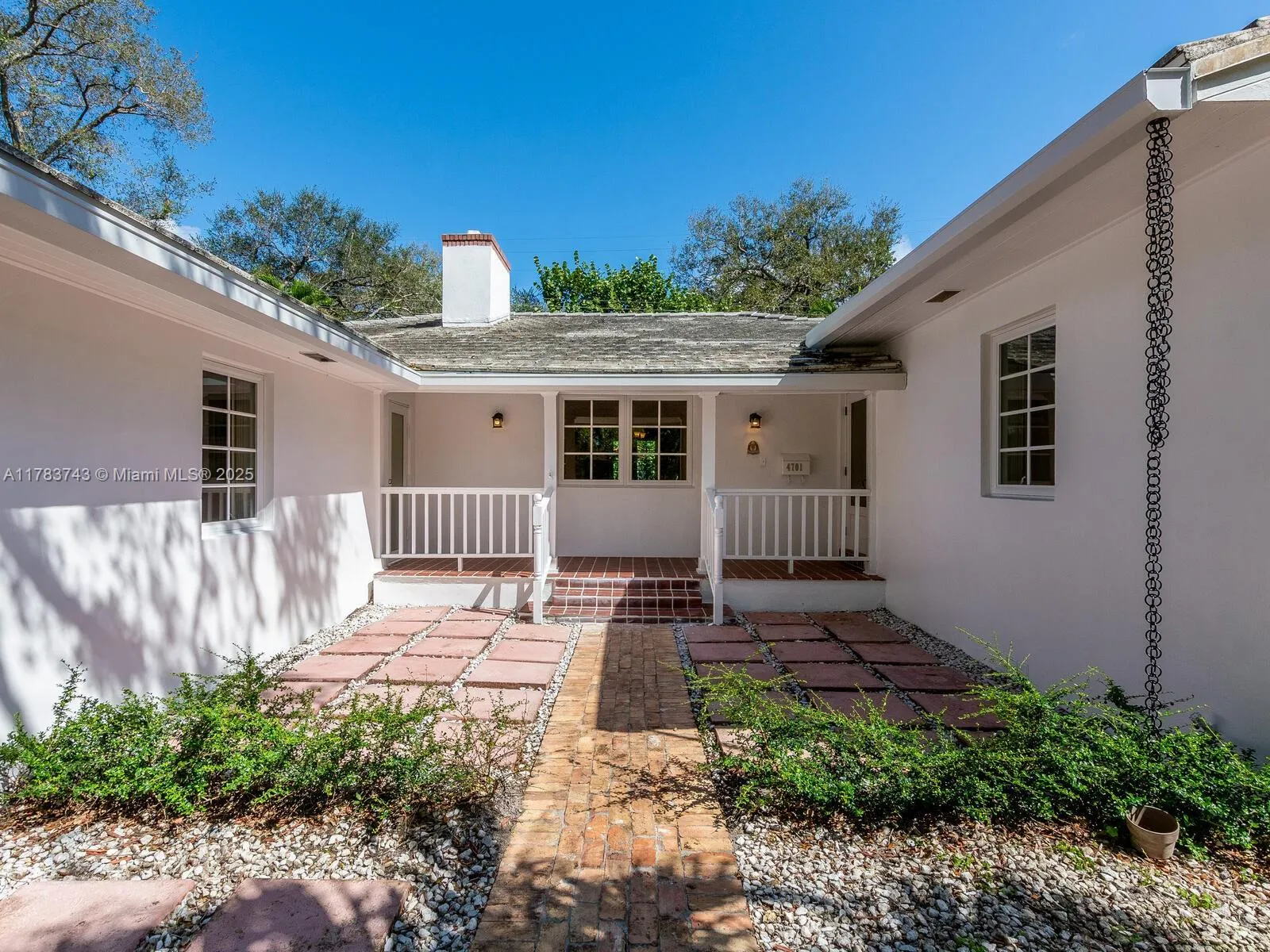 4701 Santa Maria St, Coral Gables FL 33146