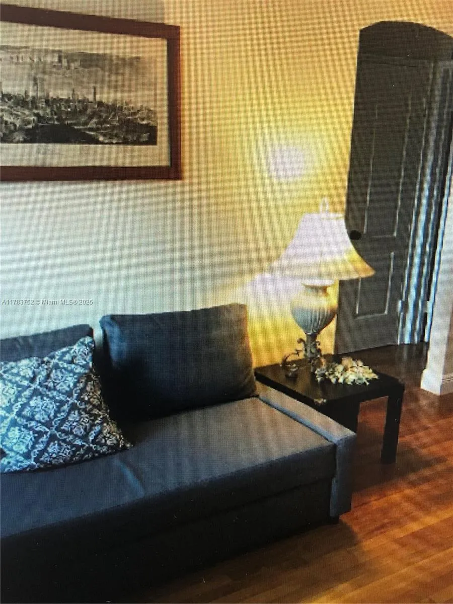 1 bedroom 1 bath for sale at 30 Almeria Ave # 6, Coral Gables FL 33134