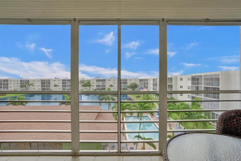 314 SE 10th St # 403, Dania Beach FL 33004