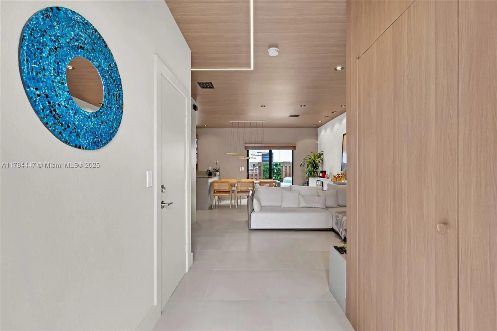 20865 NE 7th Ct, Miami FL 33179