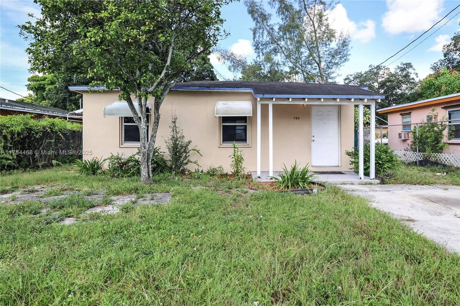 4 bedroom 1 bath for sale at 723 NW 15th Way, Fort Lauderdale FL 33311