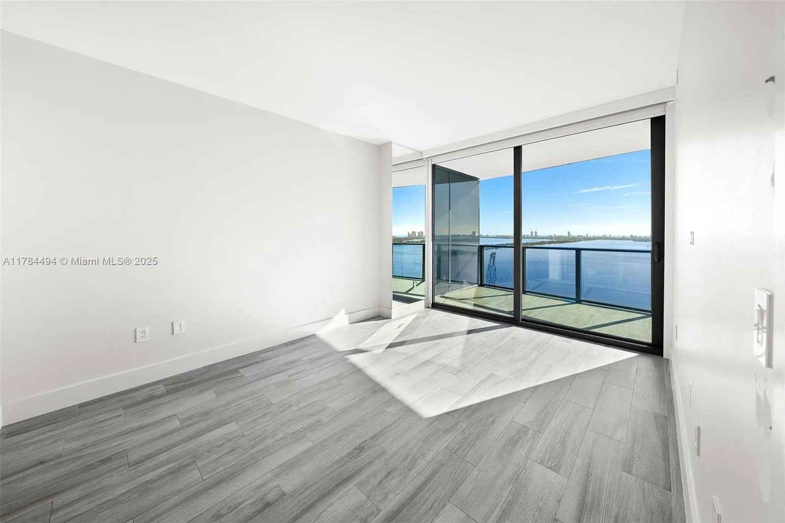 460 NE 28th St # 2707, Miami FL 33137