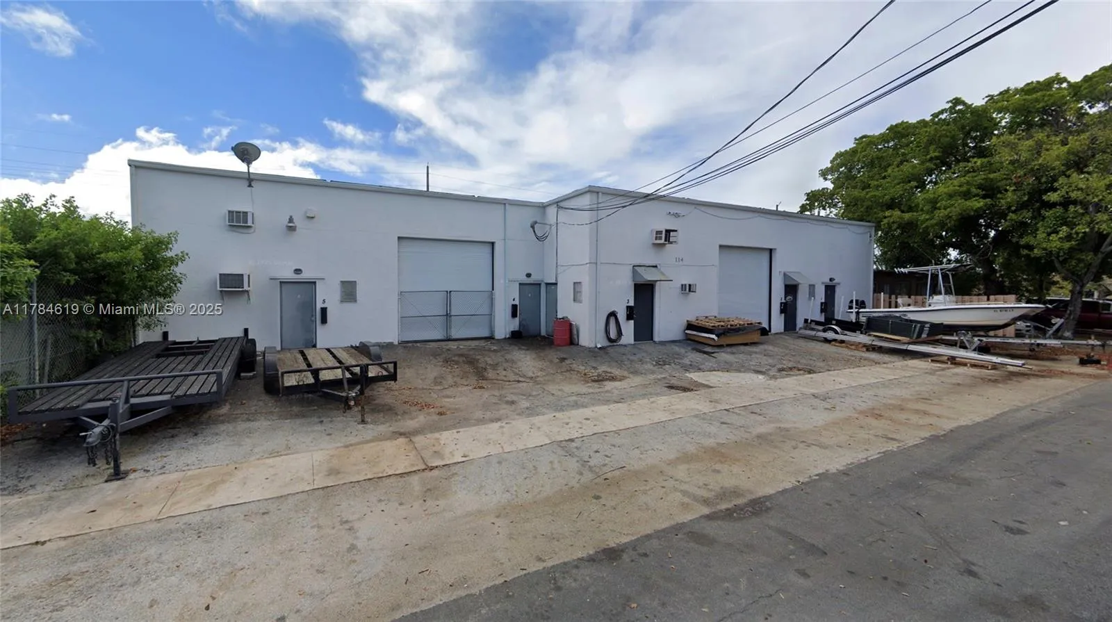 114 SW 2nd Ave, Dania Beach FL 33004