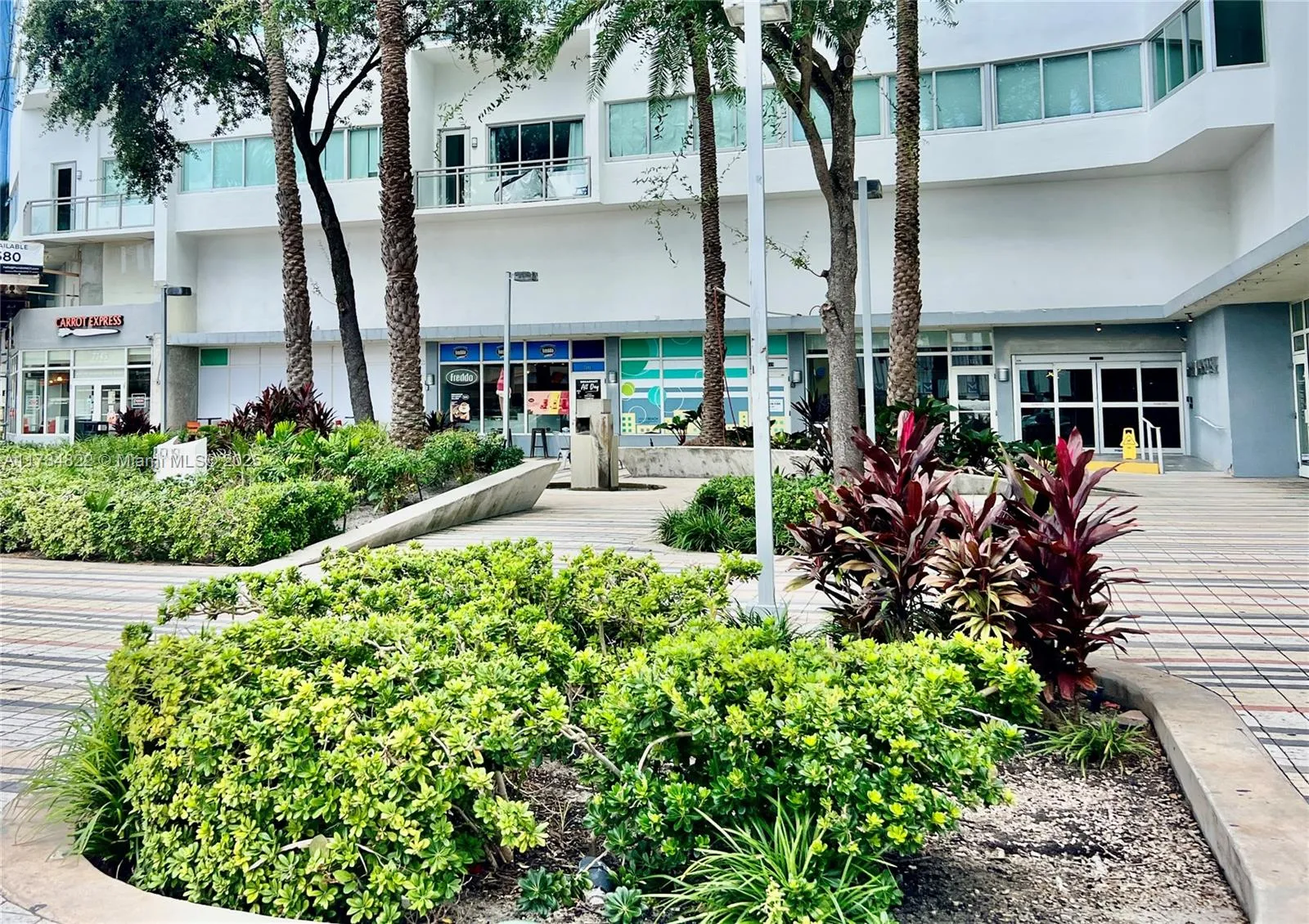 7135 Collins Ave # 621, Miami Beach FL 33141