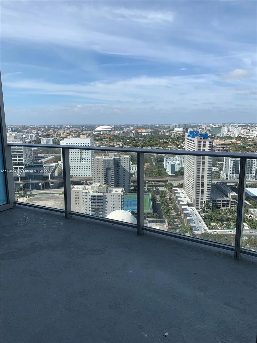851 NE 1st Ave # 3002, Miami FL 33132