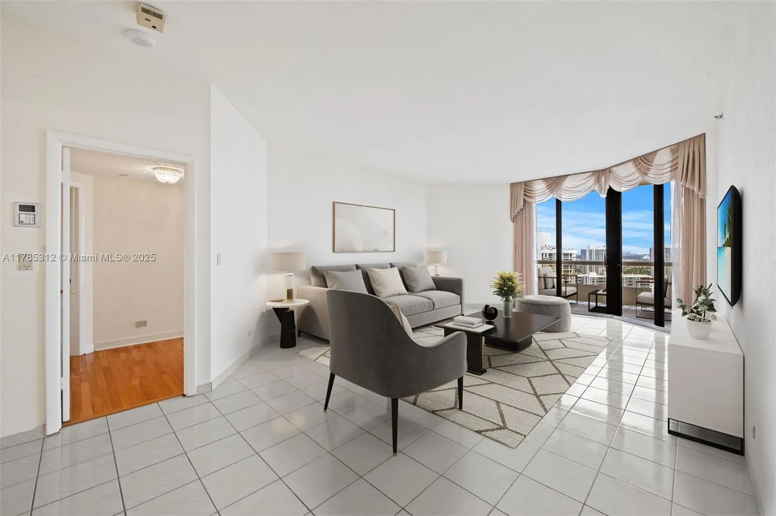 20191 E Country Club Dr, Aventura FL 33180