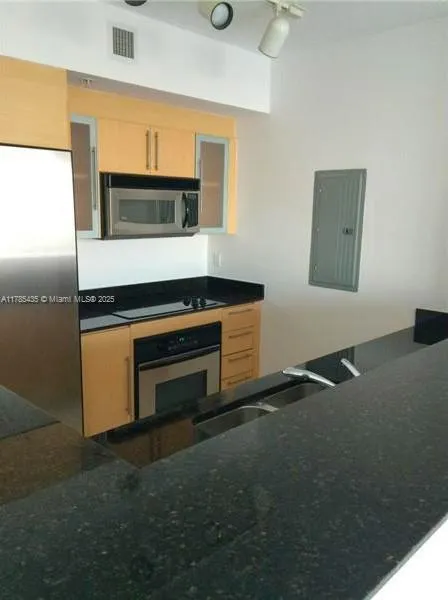 325 S Biscayne Blvd, Miami FL 33131