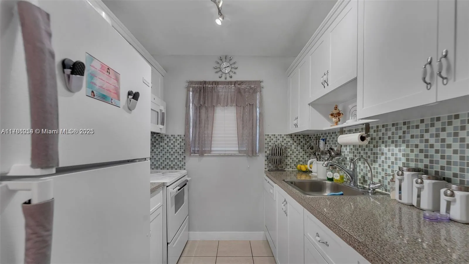 1 bedroom 1 bath for sale at 3265 Griffin Rd # 106, Dania Beach FL 33312