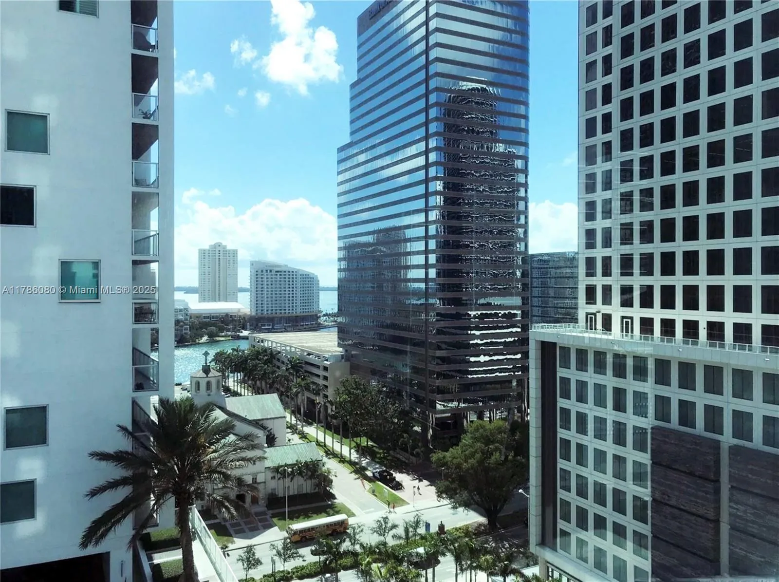 2 bedroom 2 bath for sale at 55 SE 6th St # 1610, Miami FL 33131