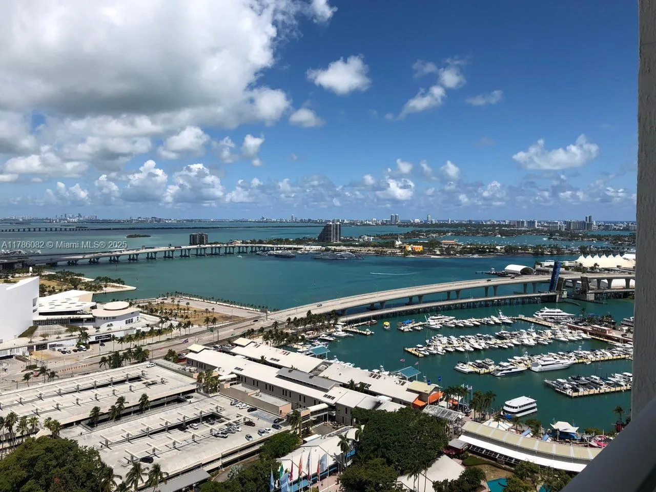 1 bedroom 1 bath for sale at 244 Biscayne Blvd # 3004, Miami FL 33132