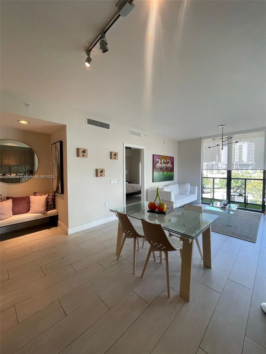 201 SW 17th Rd # 607, Miami FL 33129