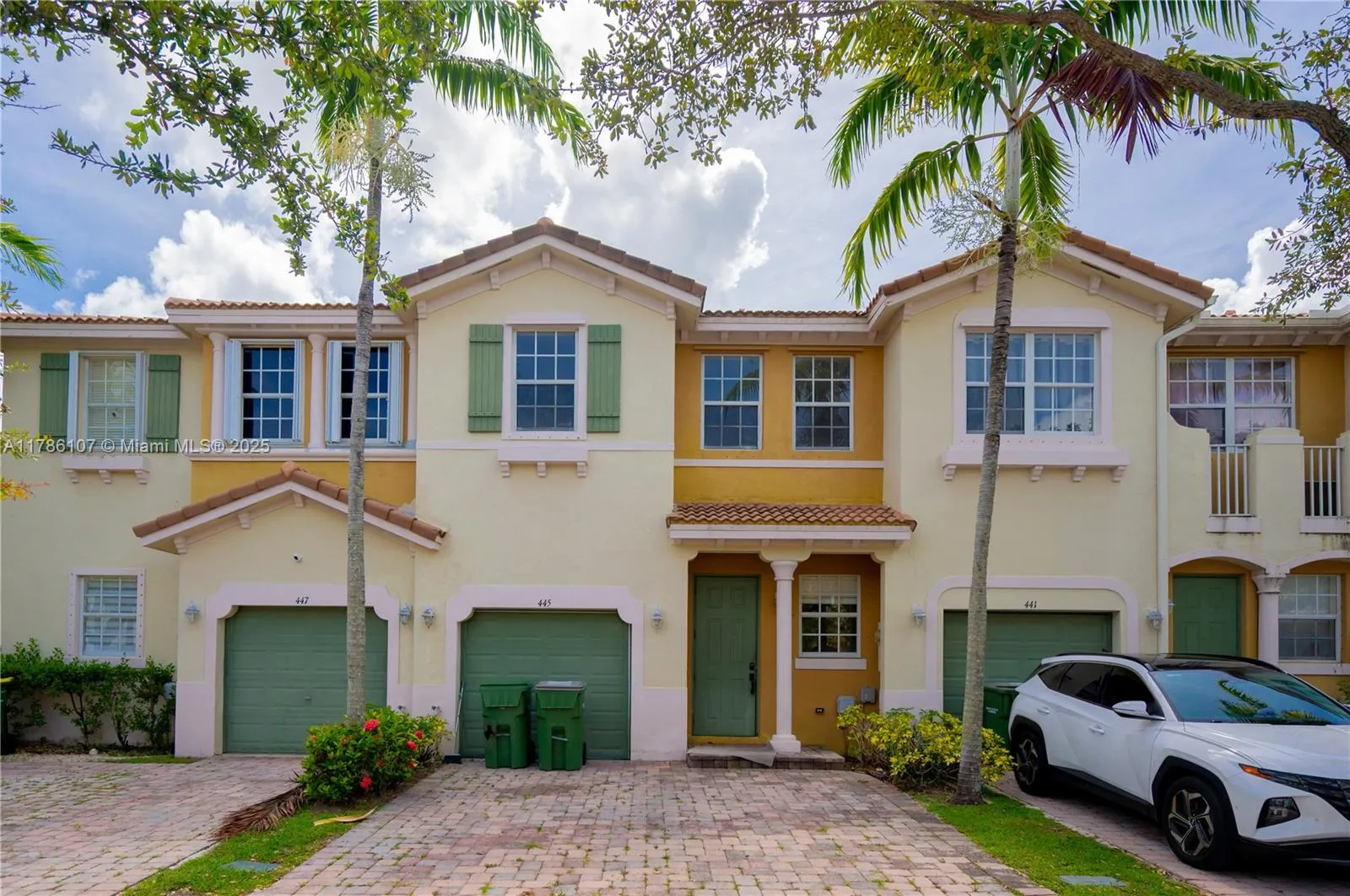 3 bedroom 2 bath for sale at 445 NE 21st Ave, Homestead FL 33033