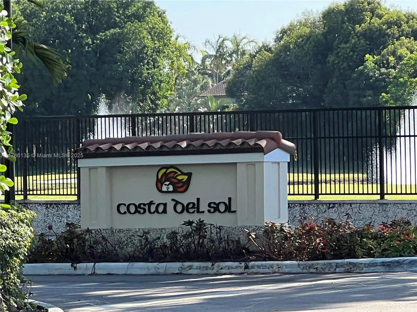 3 bedroom 2 bath for sale at 9735 Costa Del Sol Blvd # 101, Doral FL 33178