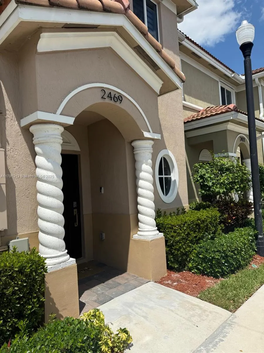 4 bedroom 3 bath for sale at 2469 SE 10th St, Homestead FL 33035