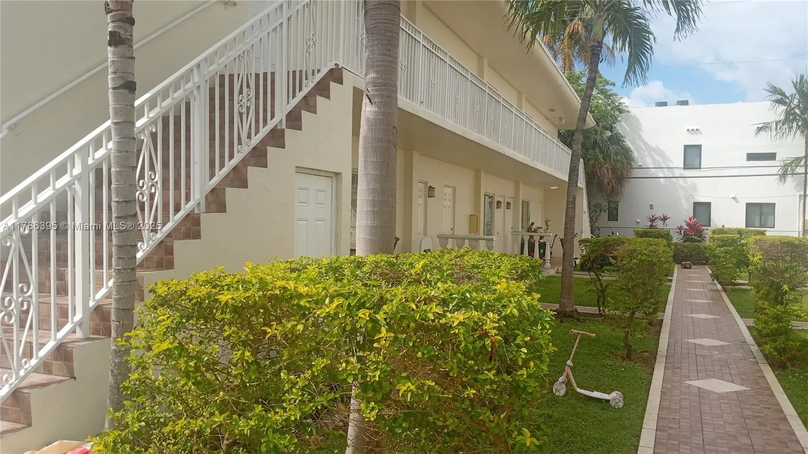 2 bedroom 2 bath for sale at 1950 Biarritz DR # 1, Miami Beach FL 33141